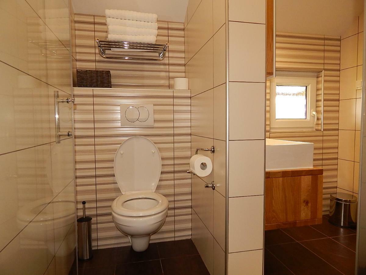 Studio Apartman Lakasa Rakovica Exterior photo