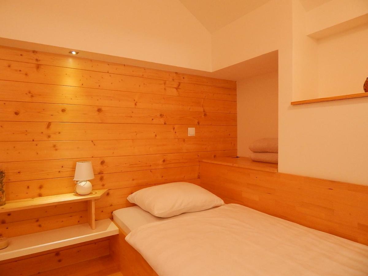 Studio Apartman Lakasa Rakovica Exterior photo