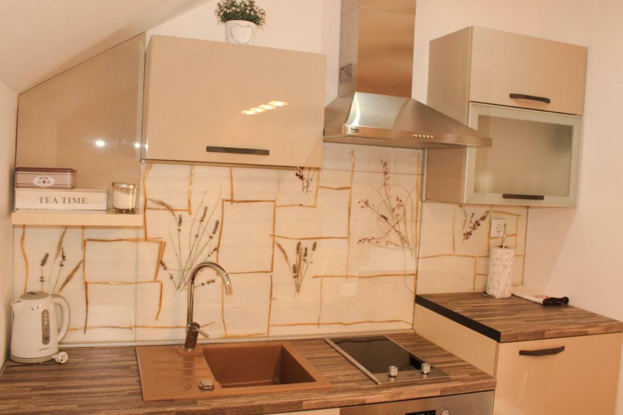 Studio Apartman Lakasa Rakovica Exterior photo